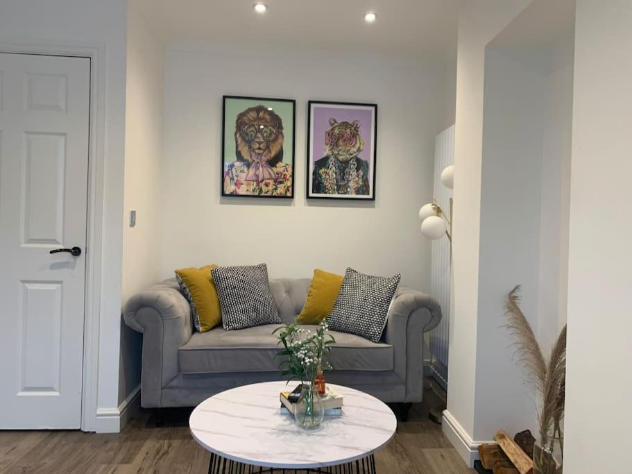 Alto - Lovely 2 Bedroom Serviced By Mint Apartament