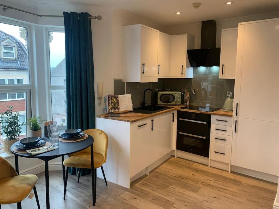 Alto - Lovely 2 Bedroom Serviced By Mint Apartament Bristol